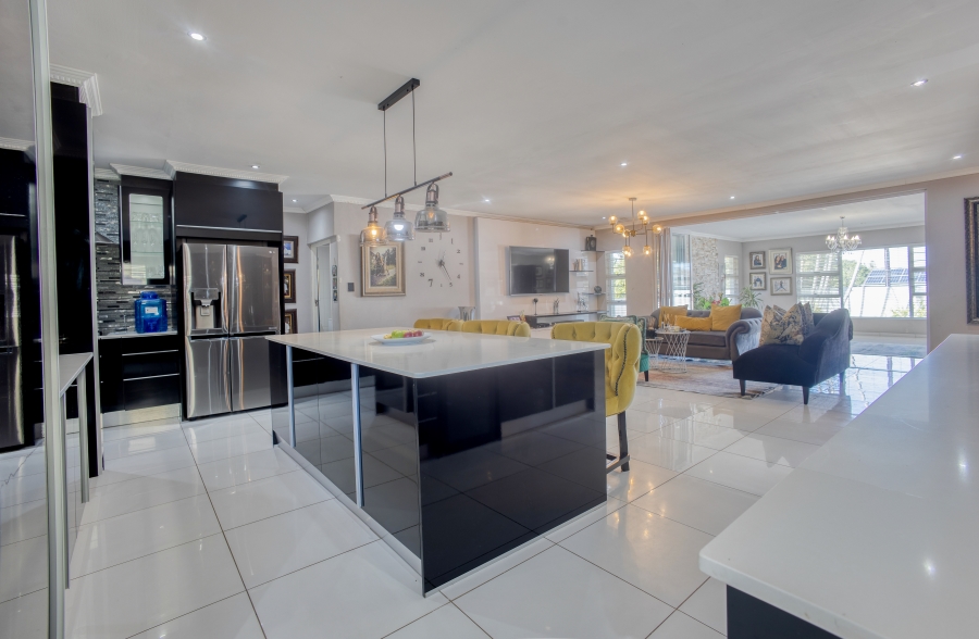 5 Bedroom Property for Sale in Gonubie Eastern Cape